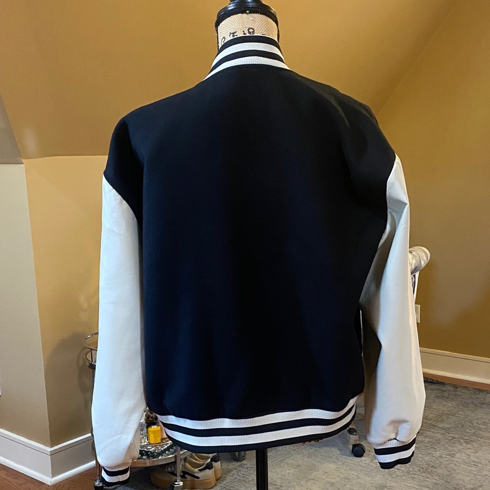 Steve Madden
Women's Alexandra Varsity Jacket. NWOT. Sz Small. PTP 21". - Picture 10 of 10